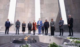 Բելգիա-Հայաստան բարեկամական խմբի ներկայացուցիչներն այցելել են Ծիծեռնակաբերդի հուշահամալիր